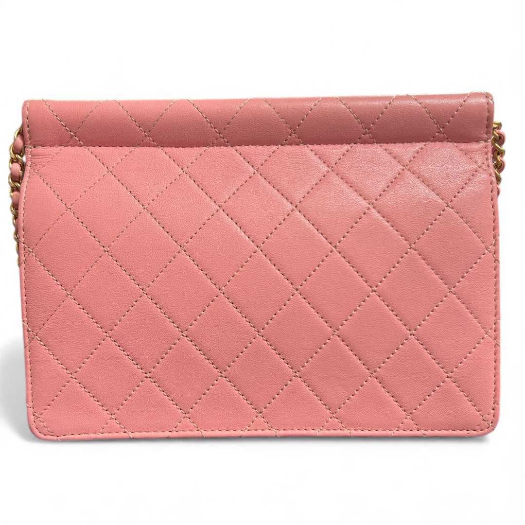 CHANEL Matelassé Pink Shoulder Bag CH1937