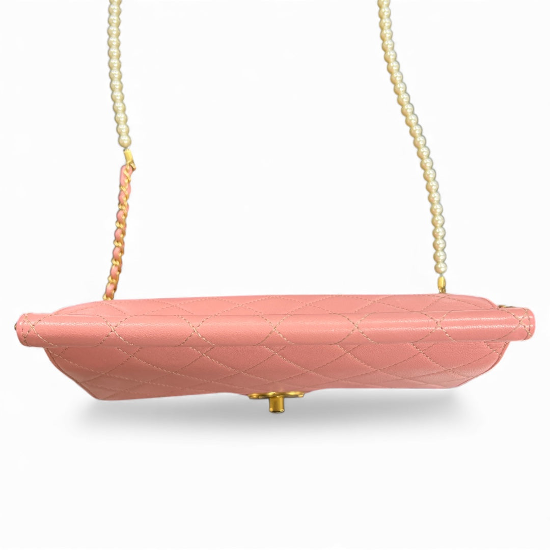 CHANEL Matelassé Pink Shoulder Bag CH1937