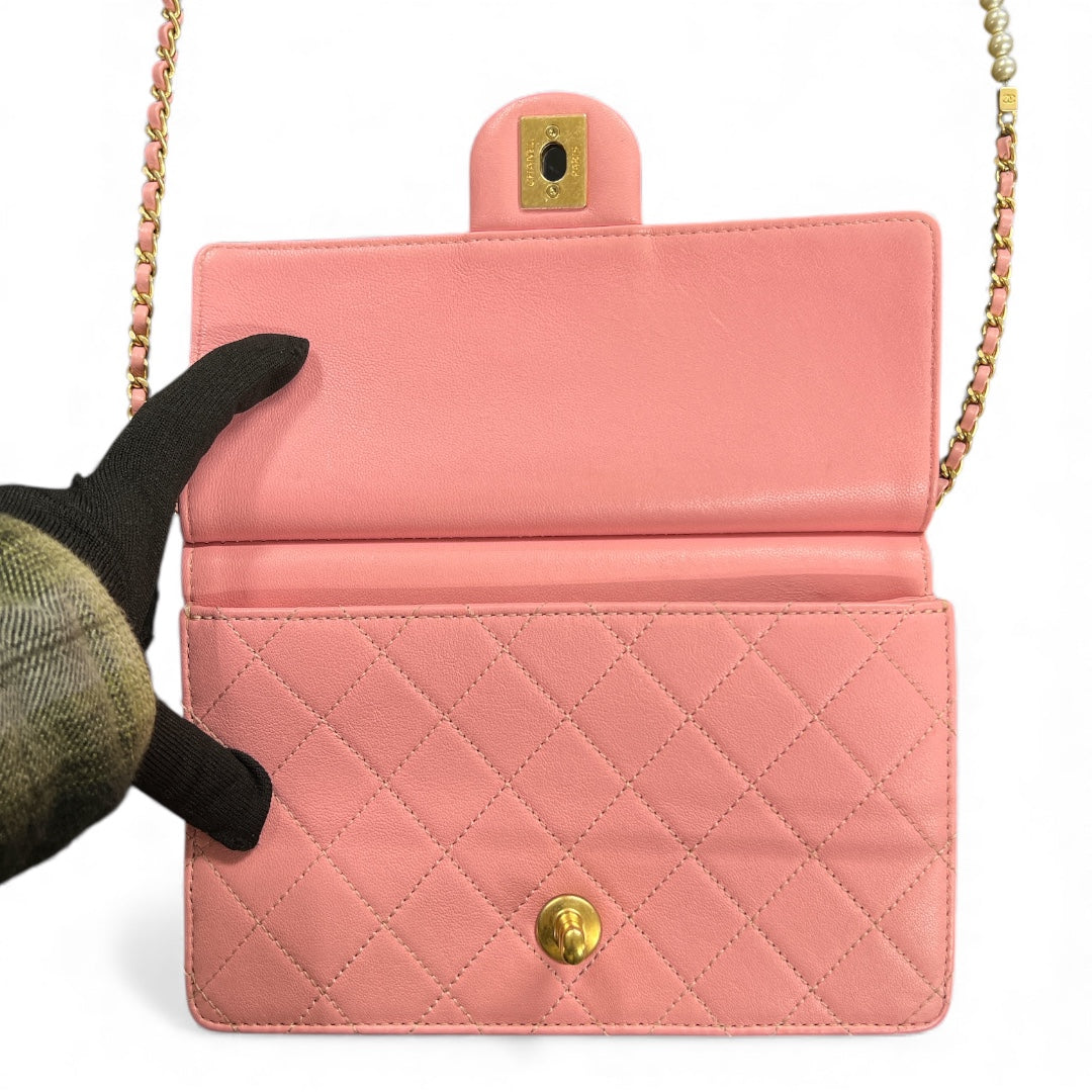CHANEL Matelassé Pink Shoulder Bag CH1937