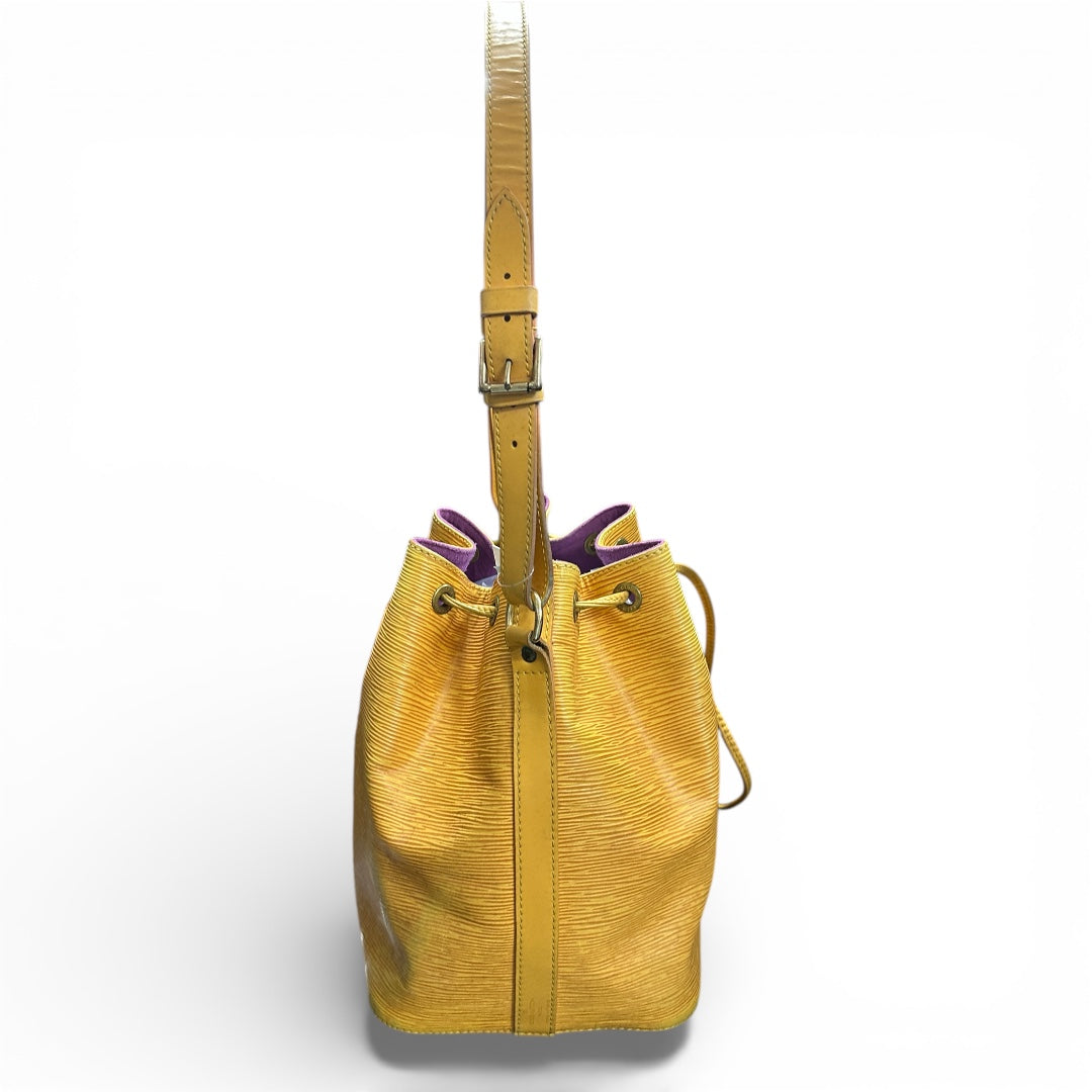 LOUIS VUITTON ÉPÎTÉ PETITE NOËL LO2072