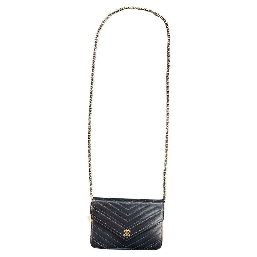 CHANEL Chevron V-Stitch Chain  Shoulder Bag CH2052