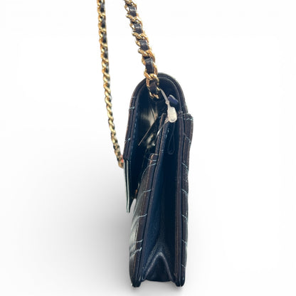 CHANEL Chevron V-Stitch Chain  Shoulder Bag CH2052