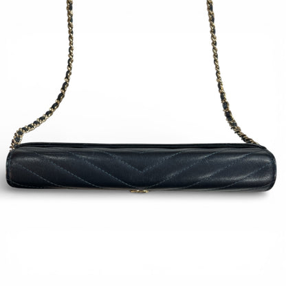 CHANEL Chevron V-Stitch Chain  Shoulder Bag CH2052