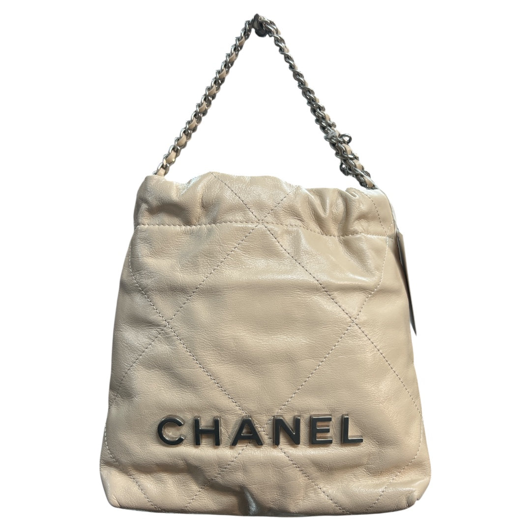 CHANEL 22 Mini White 2-Way Bag CH2071