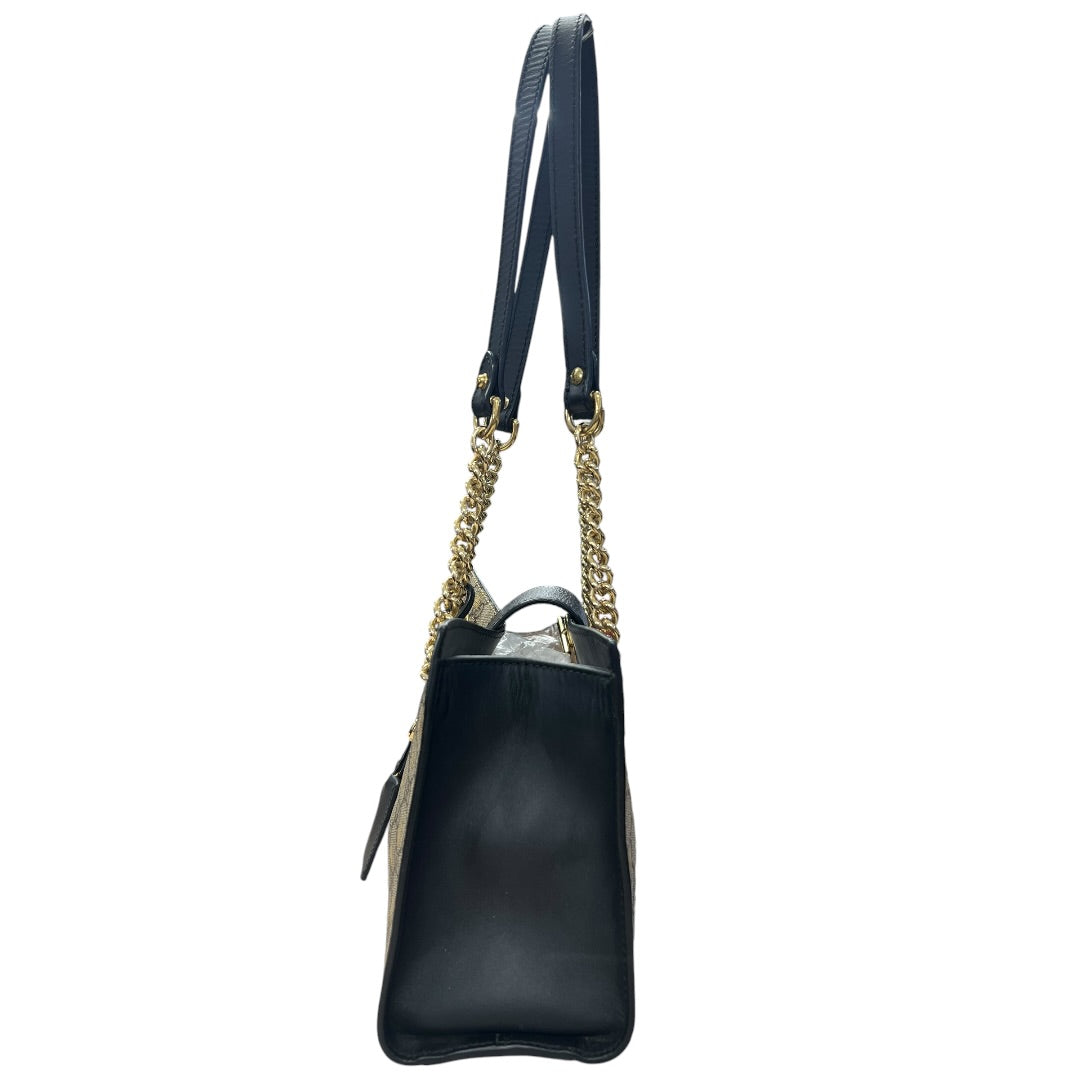 GUCCI Padlock Bee GG Supreme Small Chain Shoulder Bag GU590