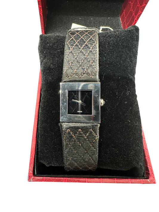 CHANEL Matelasse Swiss Made Black Dial Leather Strap Watch ER82